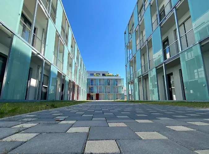 Emperors Baths - Cozy Modern Lägenhet