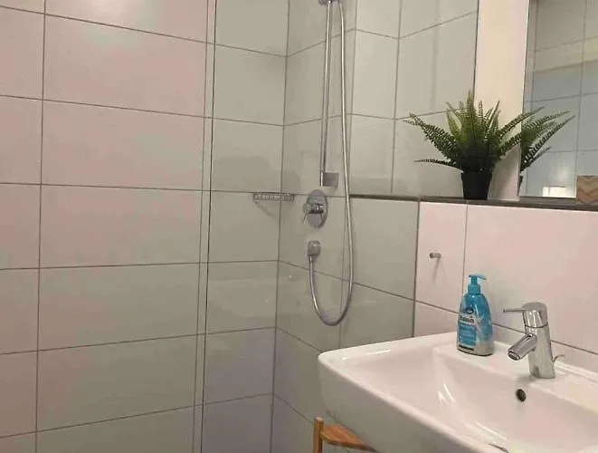 Emperors Baths - Cozy Modern *